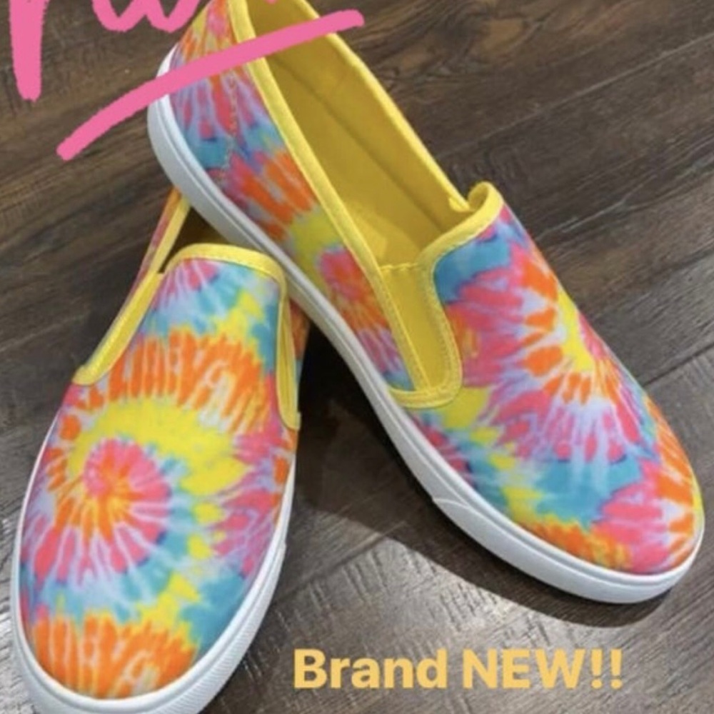 Comfy Tie-Die Slip On Tennis Shoes